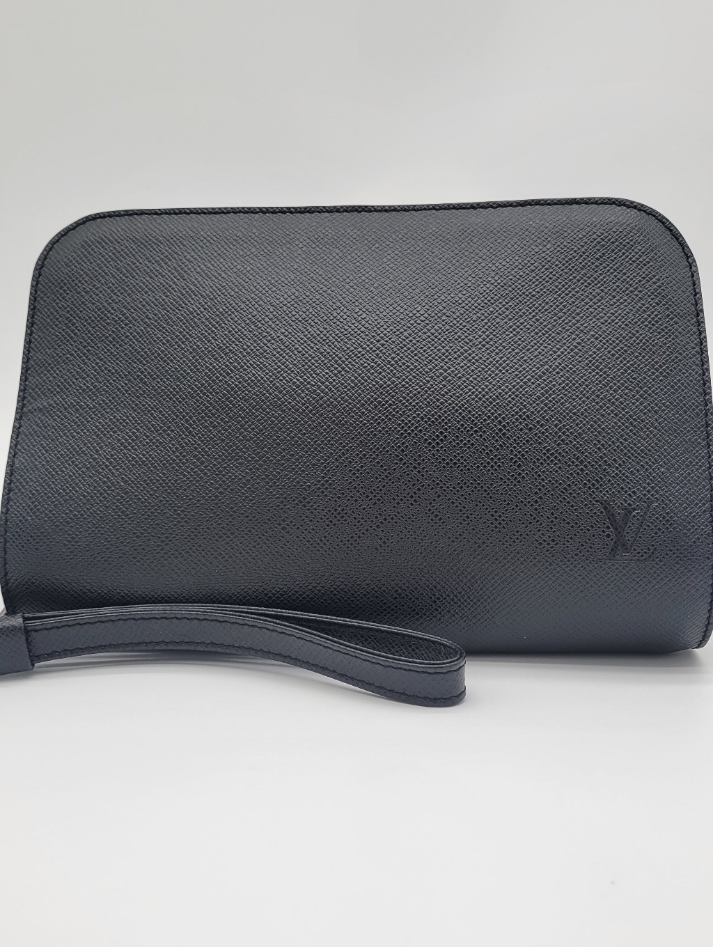 100% Authentic Louis Vuitton Taiga Leather Pochette Baikal